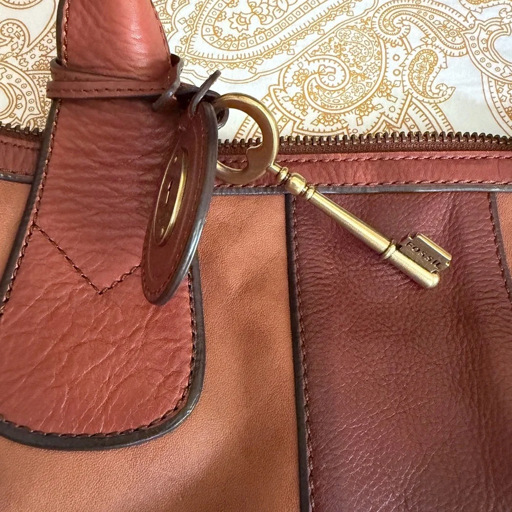 Fossil Vintage Revival Satchel Two-Tone Brown Leather Tote - Picture 3 of 16